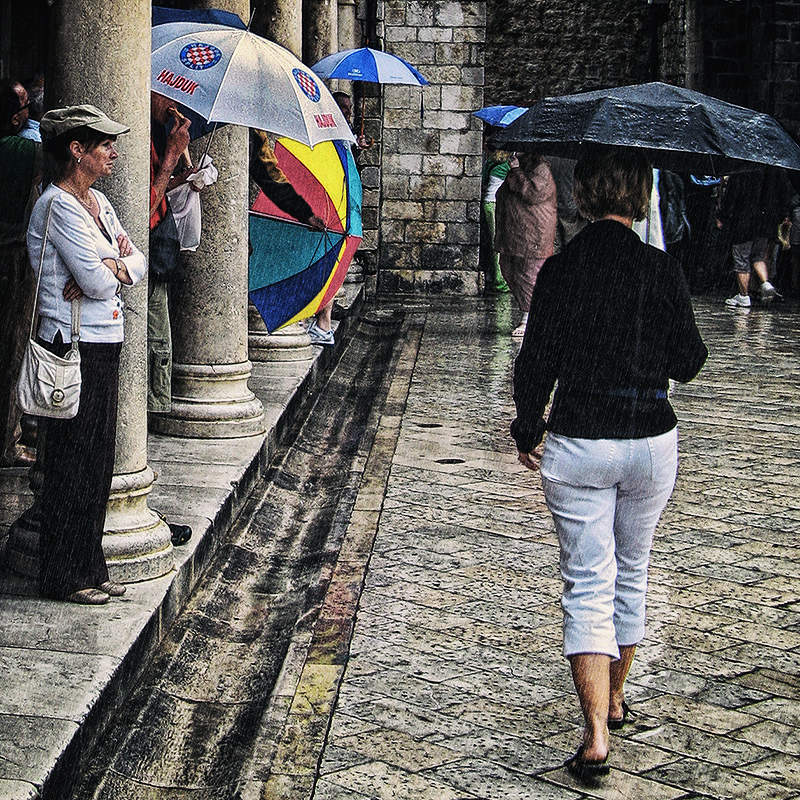 На улице дождь...