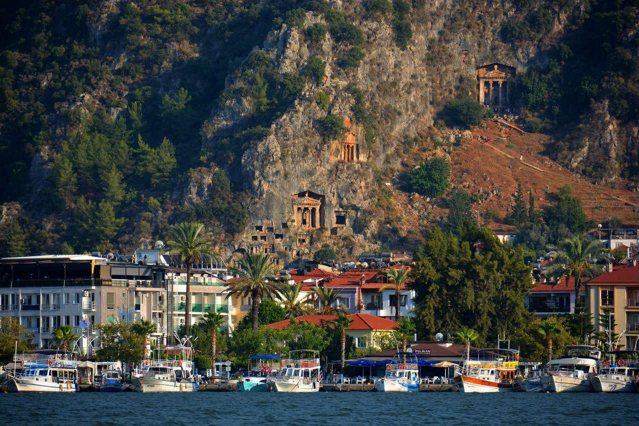 Новая жизнь на фоне старины