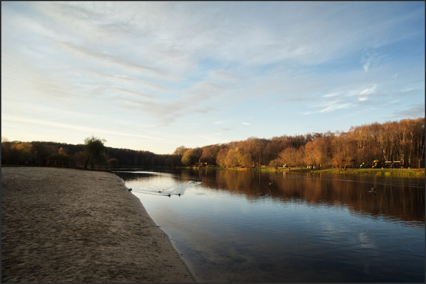 Опустели пляжи в ноябре