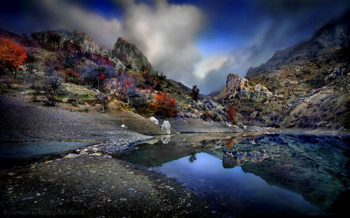 Красивый Зеленогорский хаос в поздних сумерках