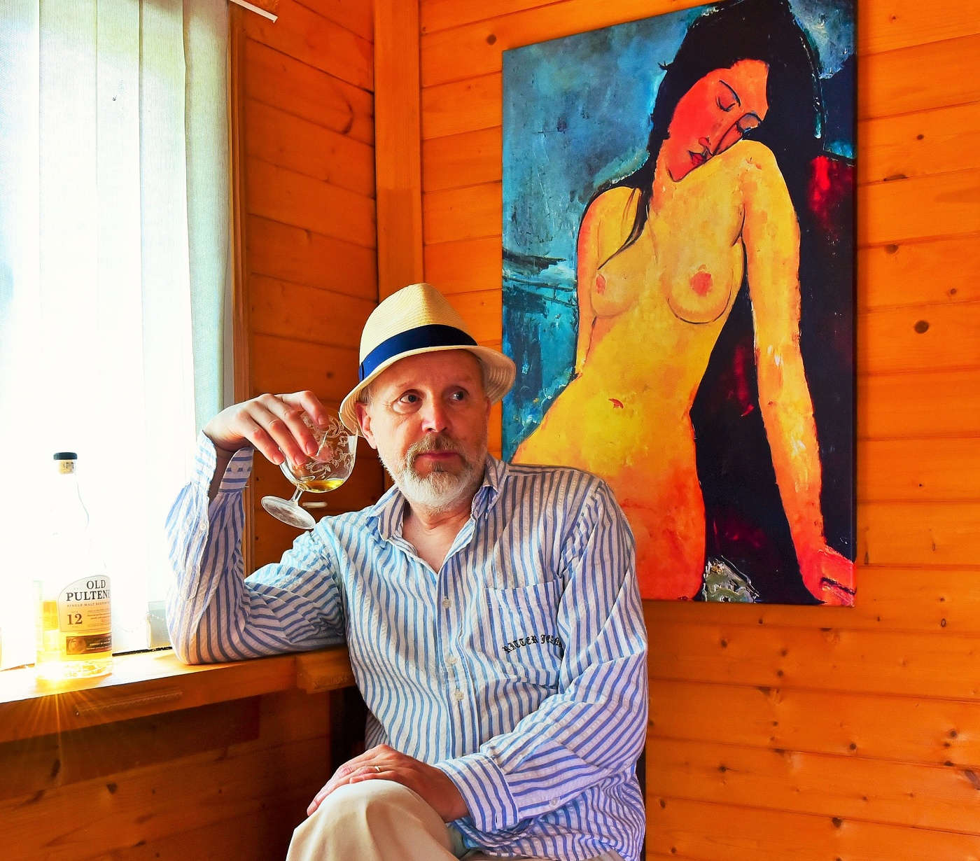 Поклонник Модильяни с бокалом виски ...