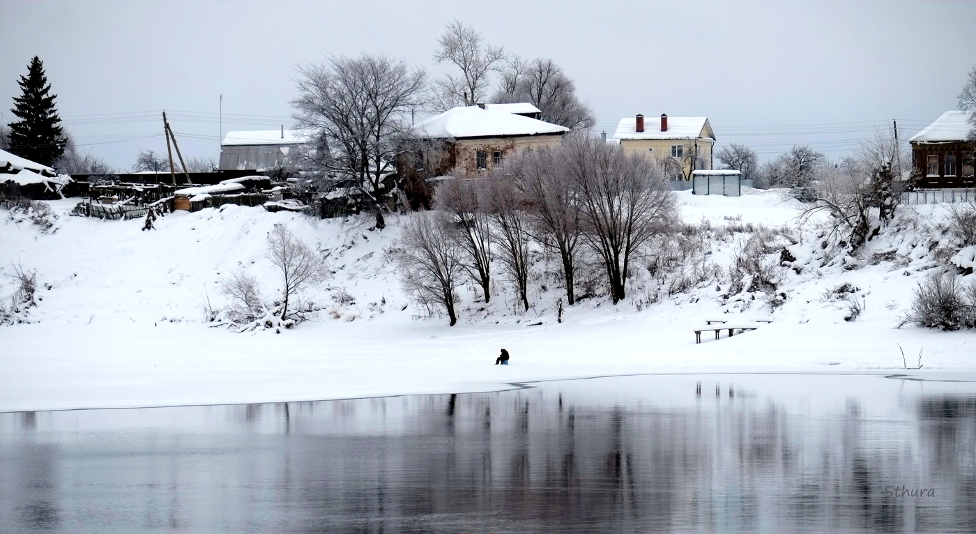 Одинокий рыбак.