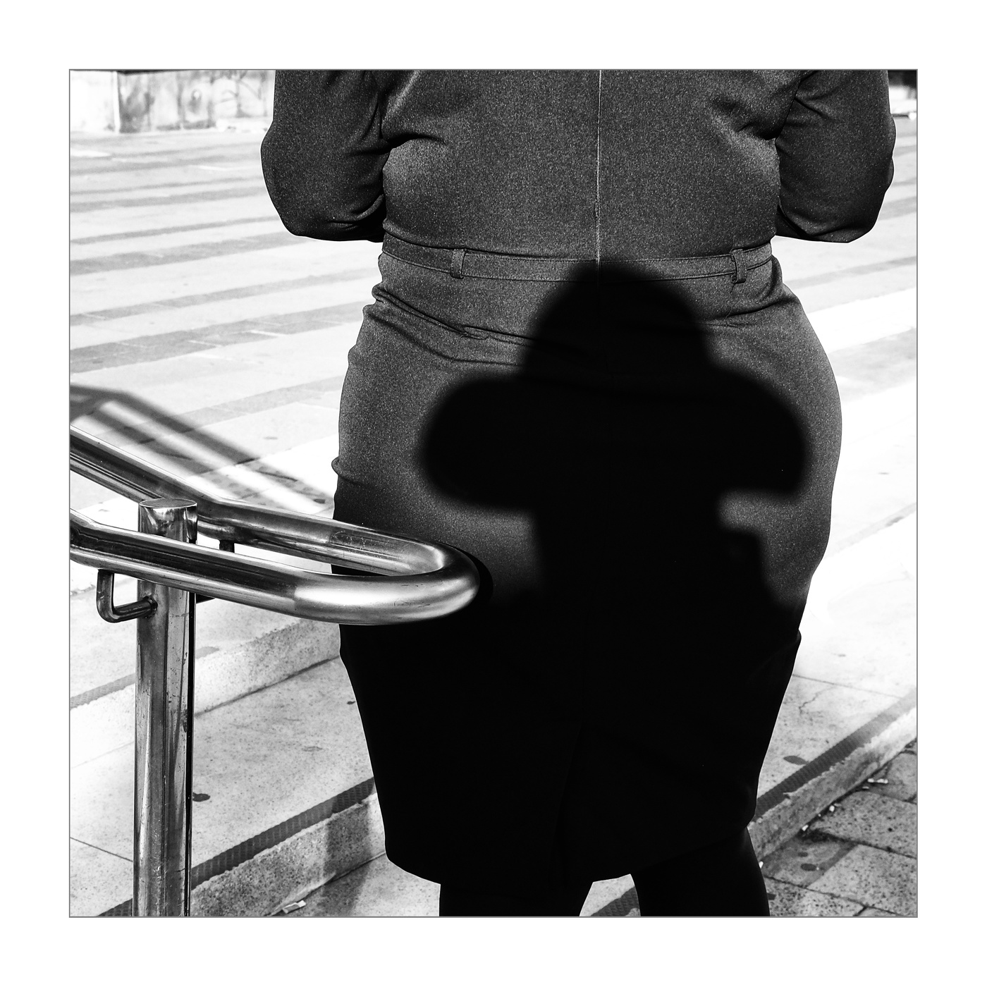 Маленькое черное платье и ковбойская шляпа