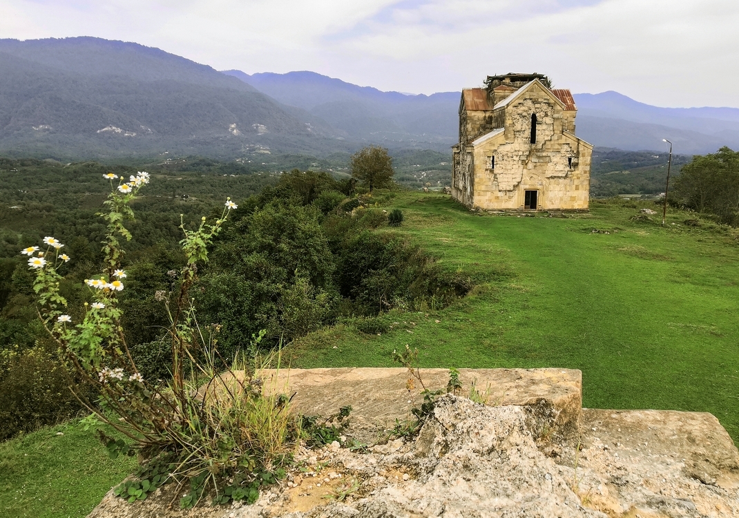 Абхазия. Бедийский собор х век.