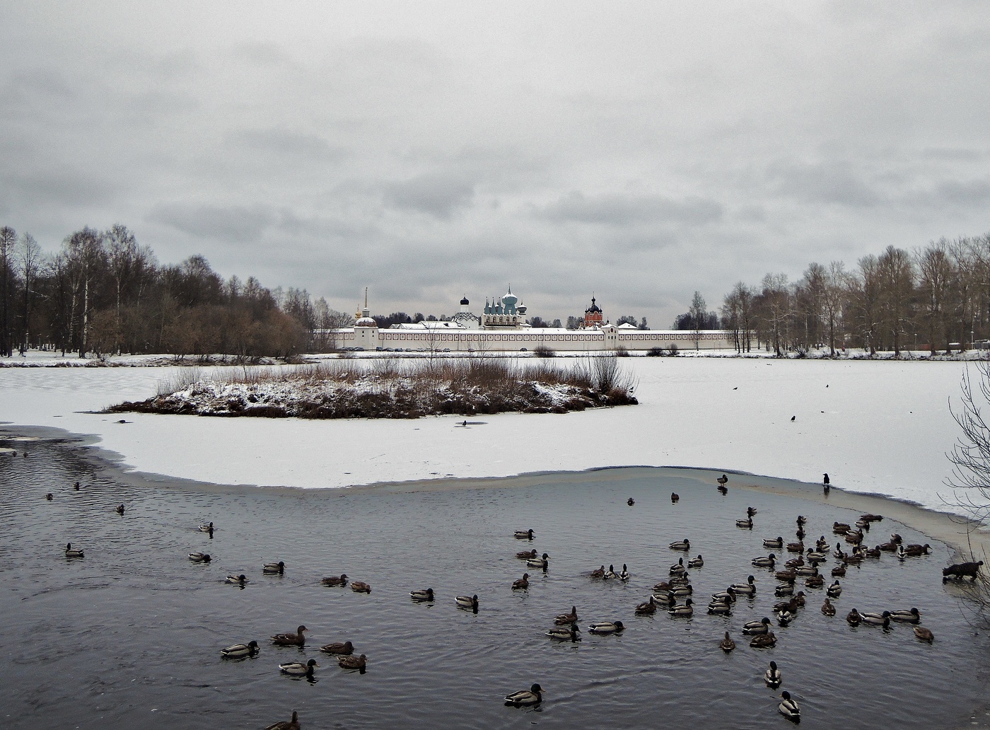 Тихвинский Богородичный Успенский мужской монастырь