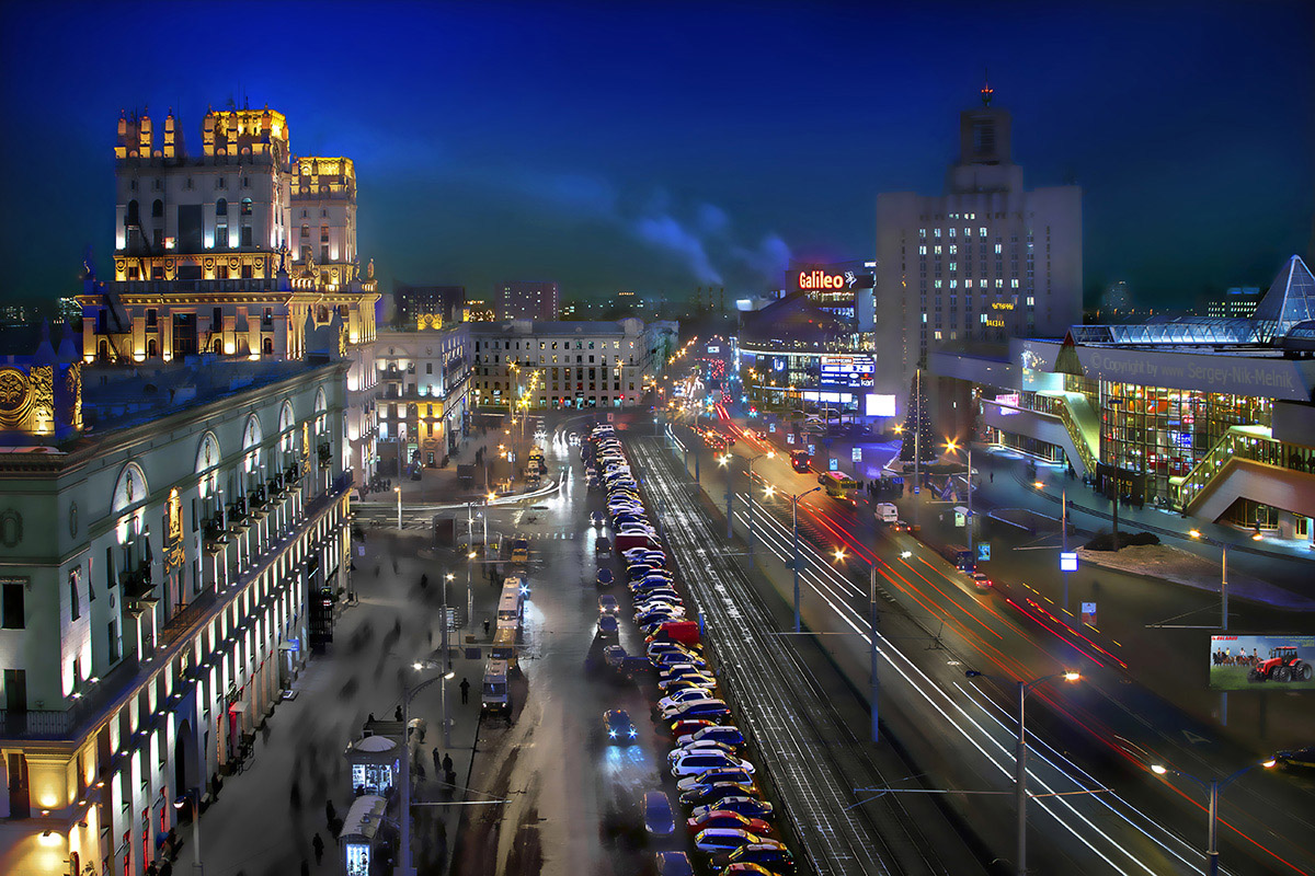 Город красками сияет...