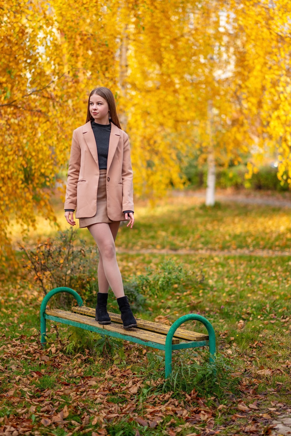 На зелёной скамейке