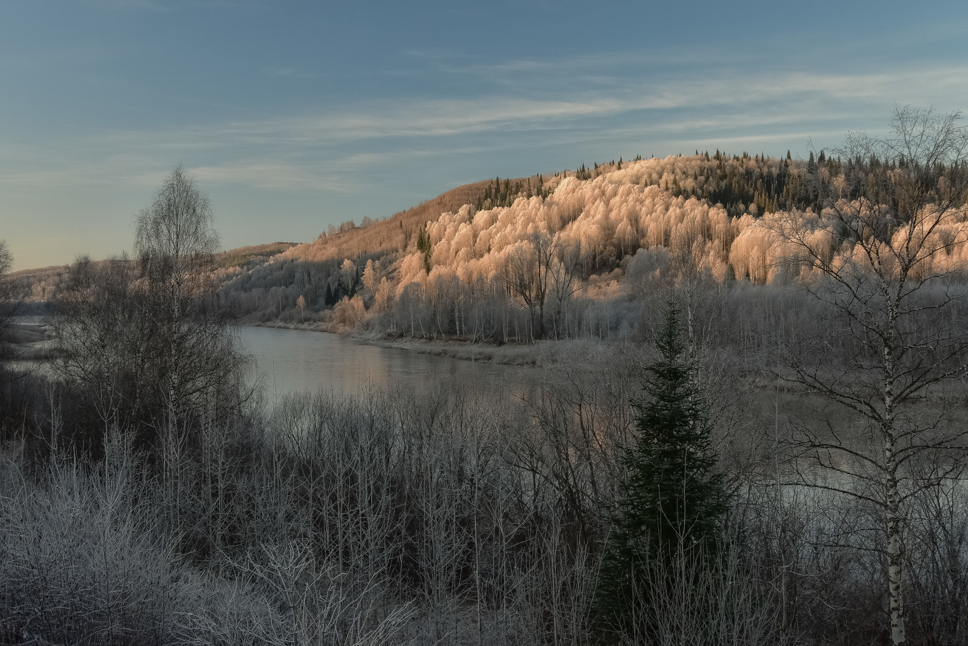 Поздняя осень у реки