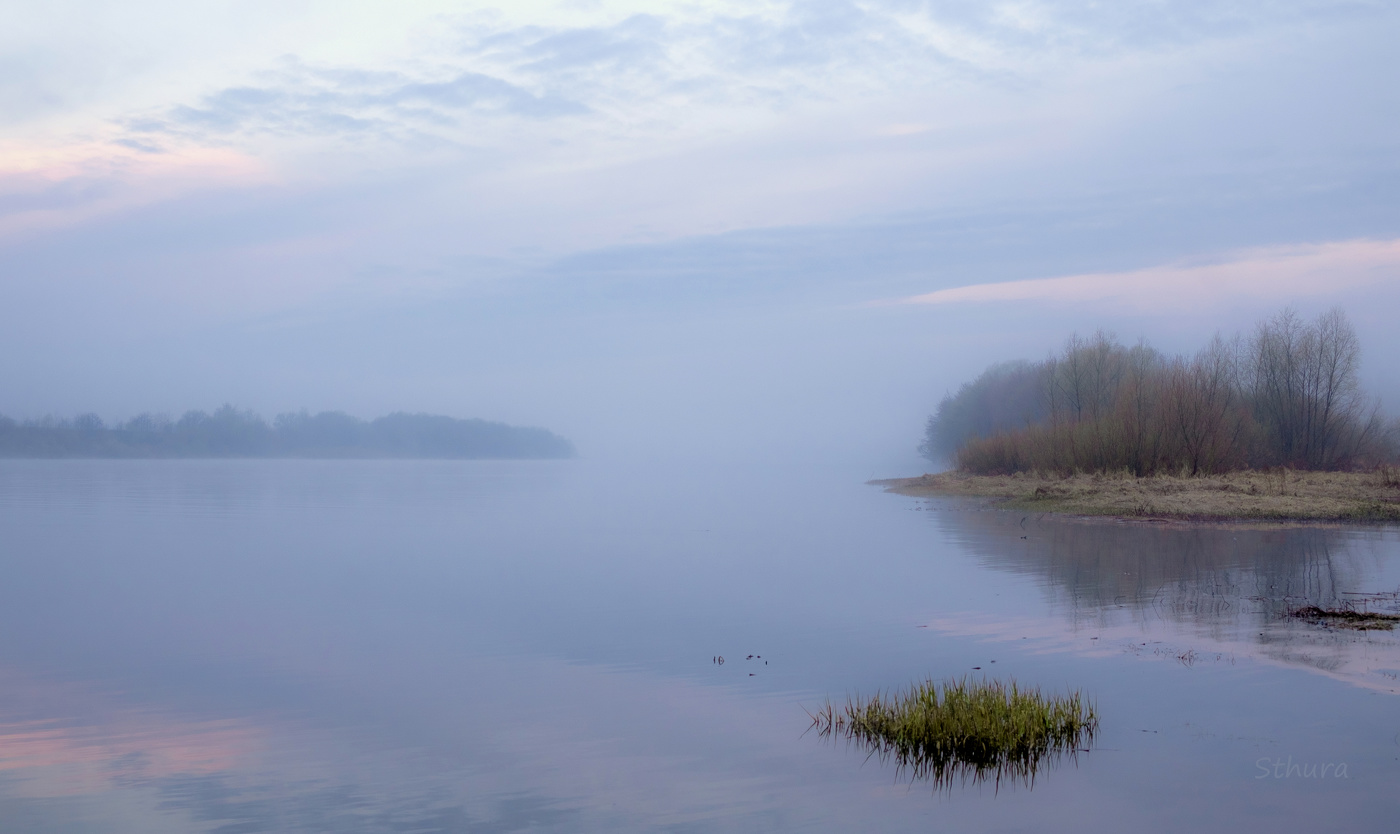 Ока в апреле.