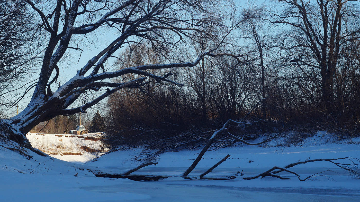 Пейзаж с трактором.