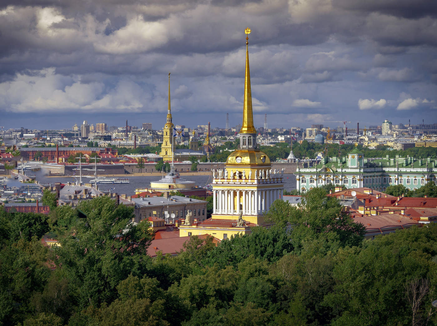 Два золотых шпиля