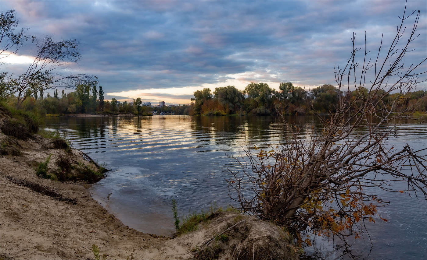 Уставший вечер