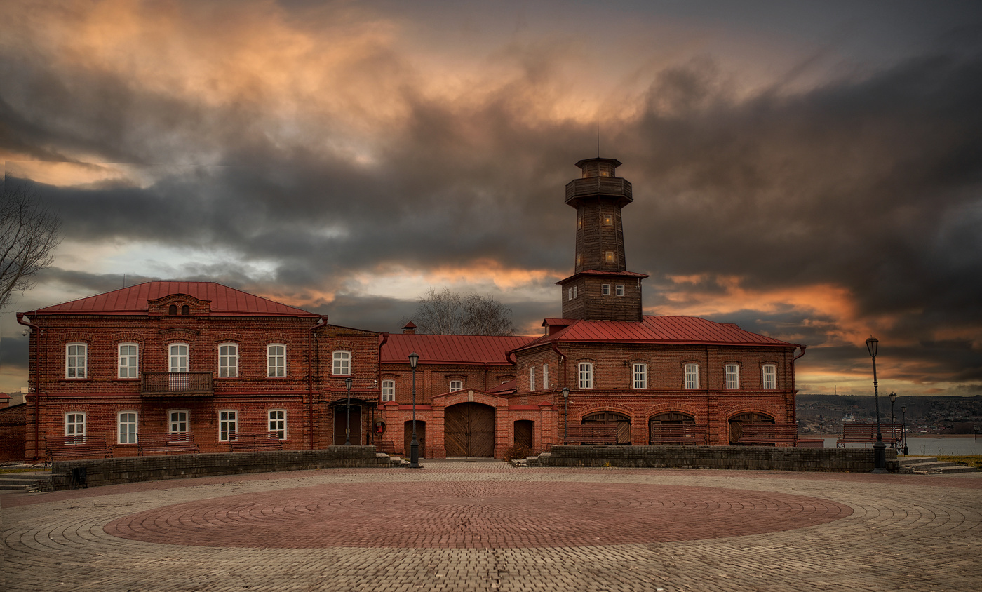 Дом с маяком. Остров-Град Свияжск.
