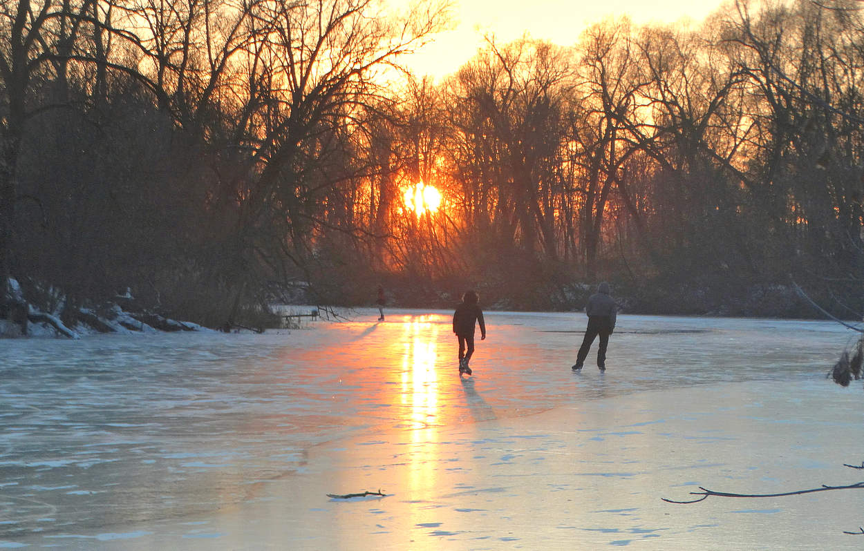 Догоняя закат на коньках по Орлику
