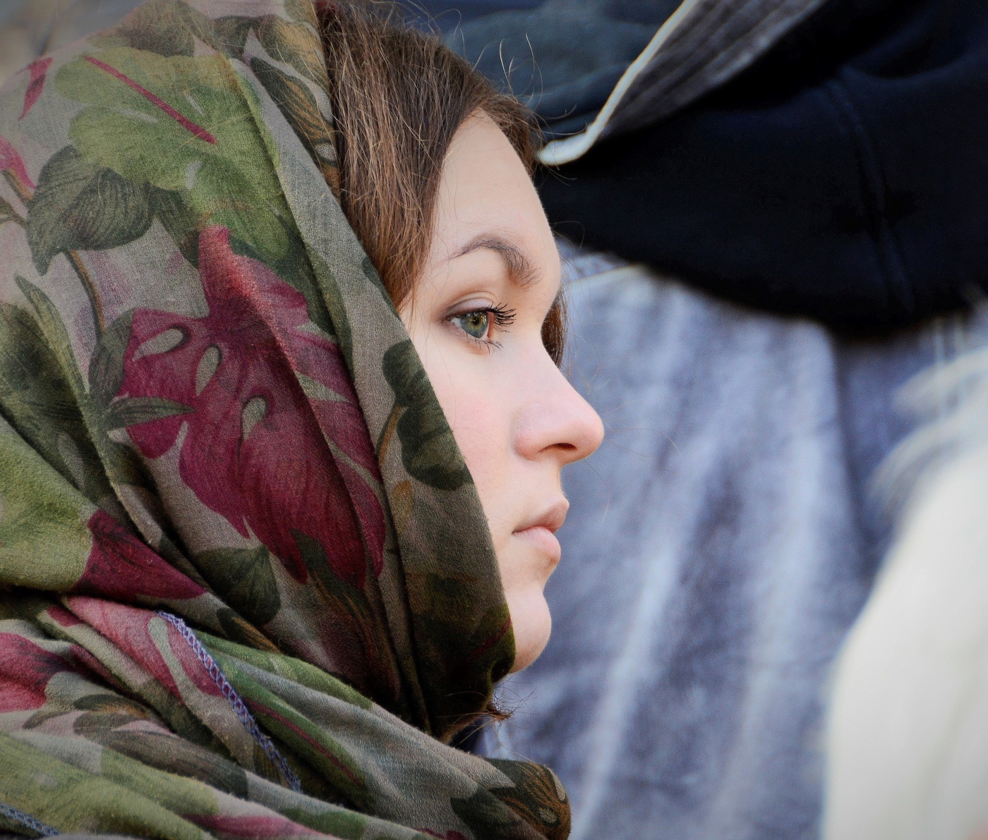 "Я для тебя останусь незнакомкою ..."