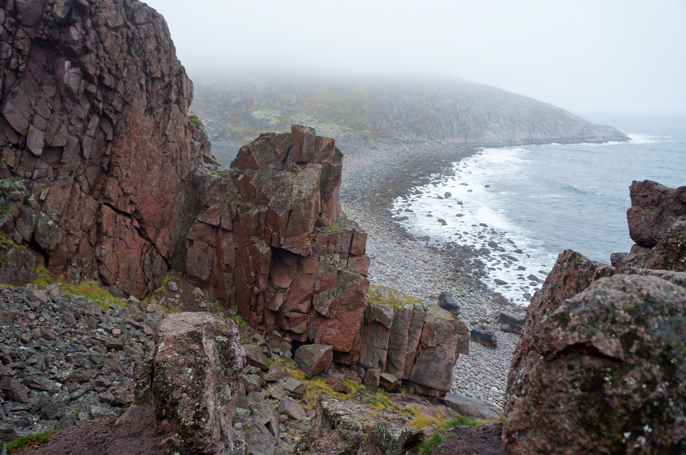 Каменный пляж