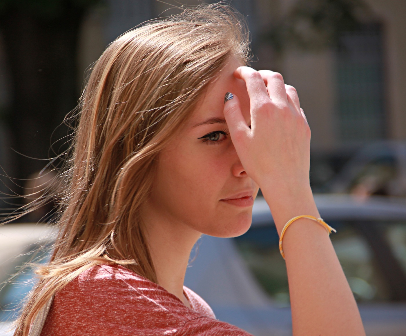 Портрет прохожей