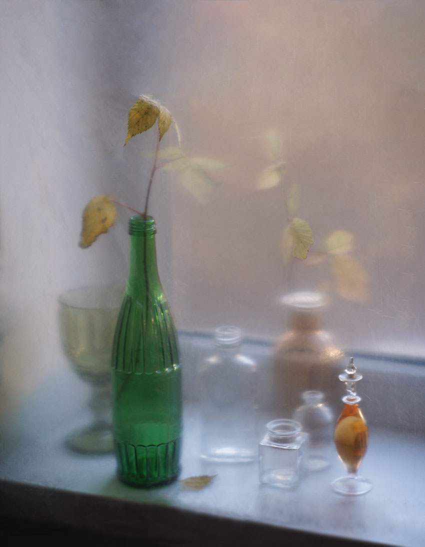 С зеленой бутылкой...