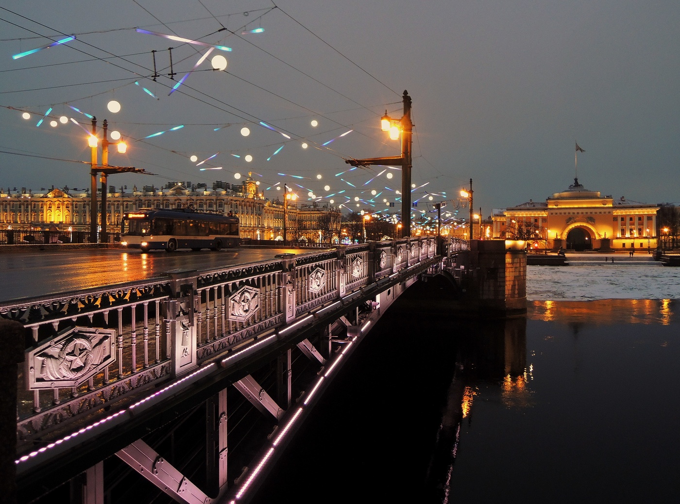 по вечернему городу