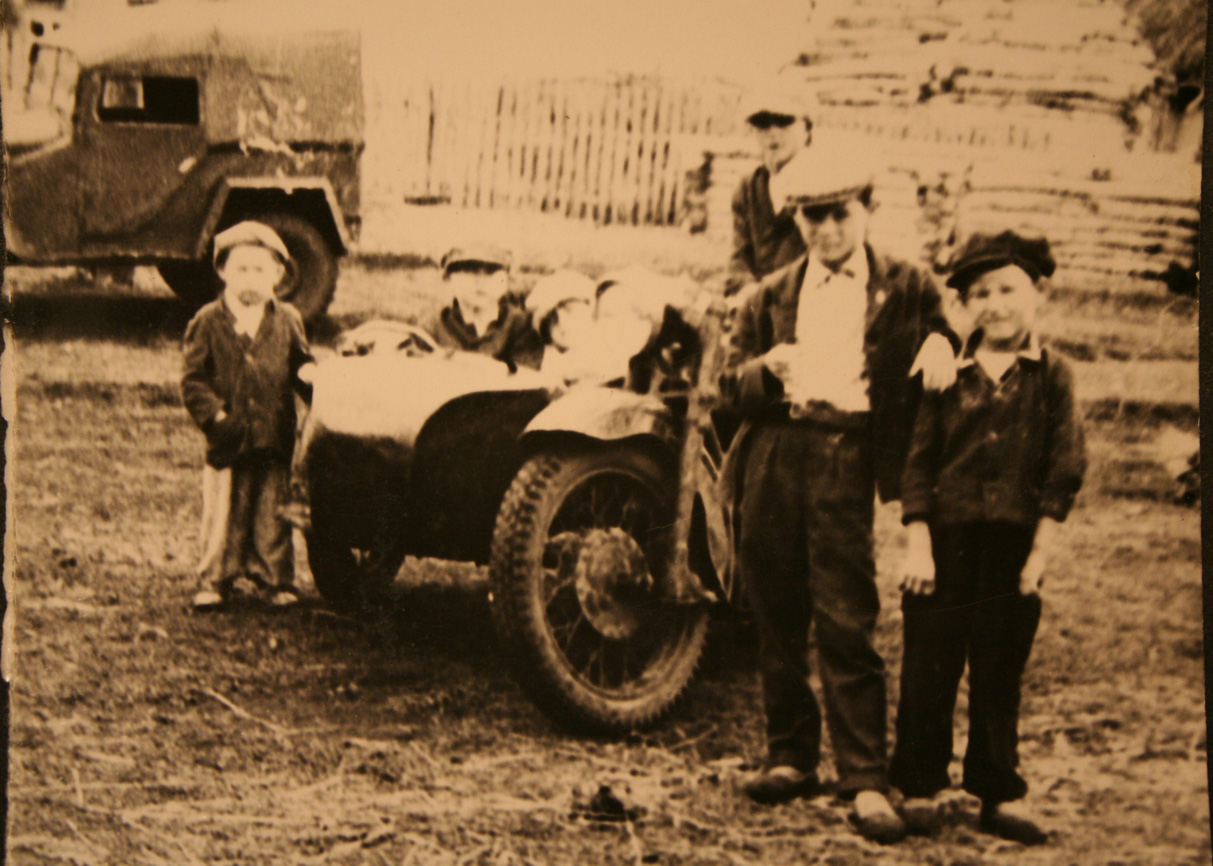 Я со старшим братом.