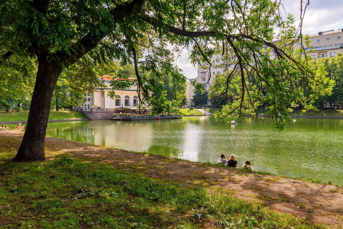 У Большого Патриаршего пруда