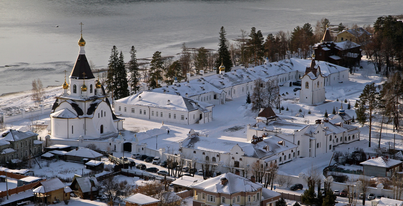 У высокой горы, в Богом избранном месте...