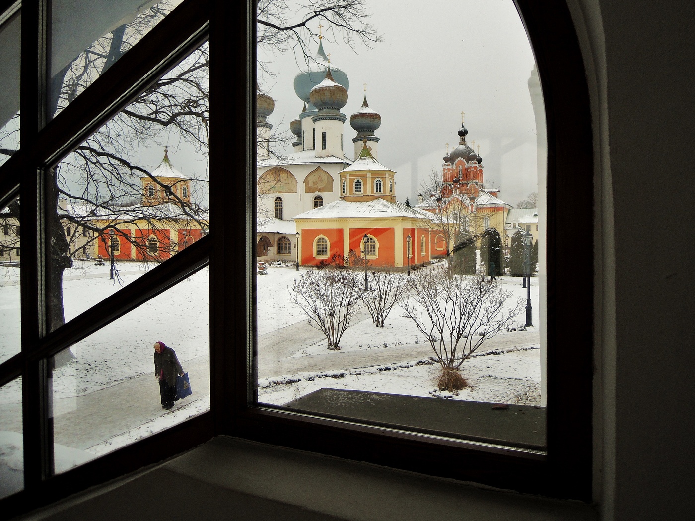 на территории Тихвинского Богородичного Успенского мужского монастыря