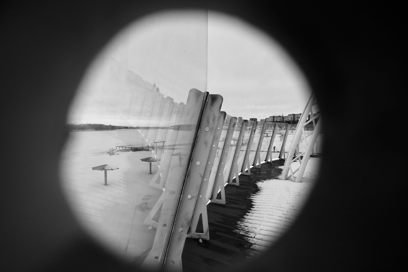 Холодное утро на набережной