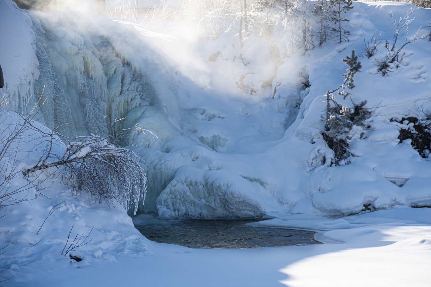 Замерзший водопад
