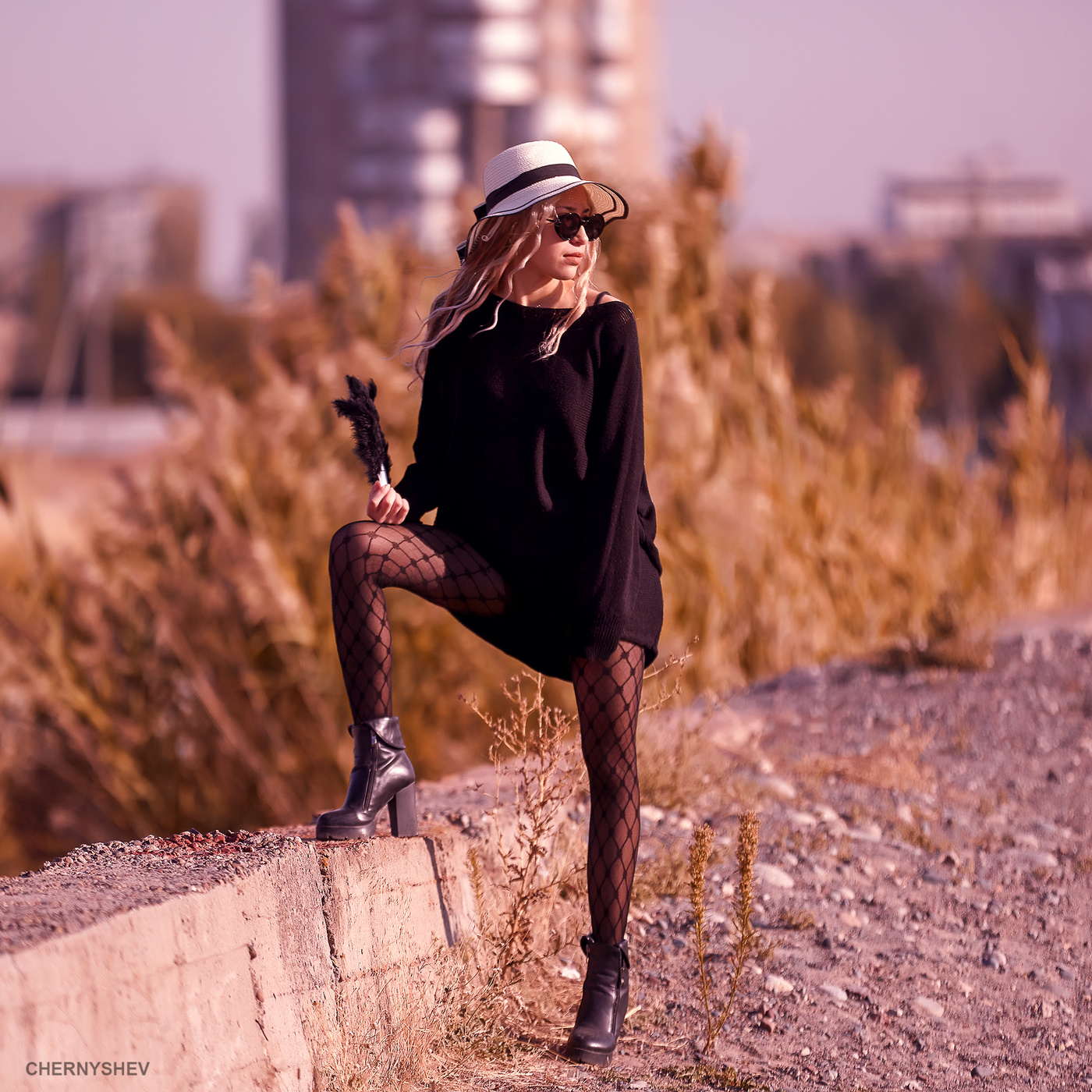 из альбома "упавшее Солнце".