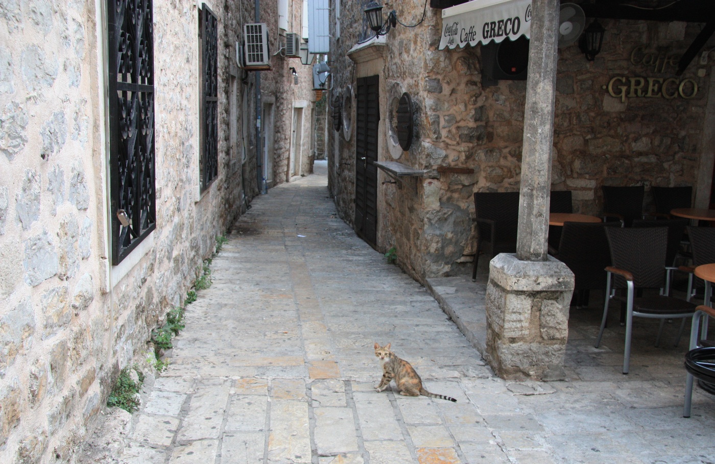 Один в городе...