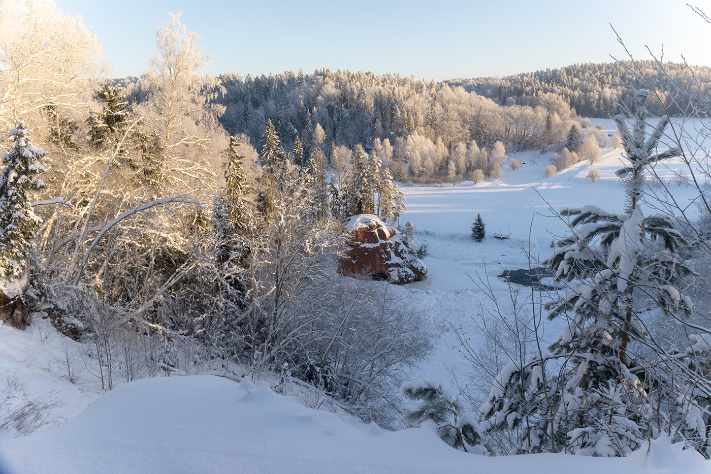 Над долиной