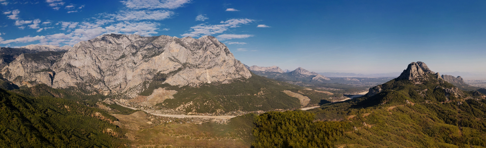Вид на хребты Таврских гор