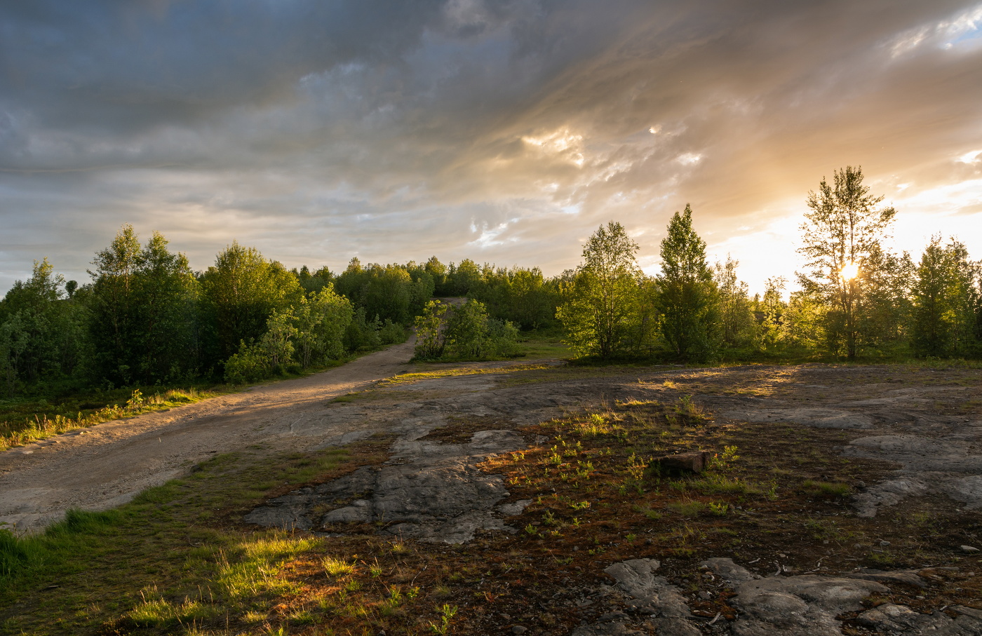 "на границе тучи ходят хмуро"