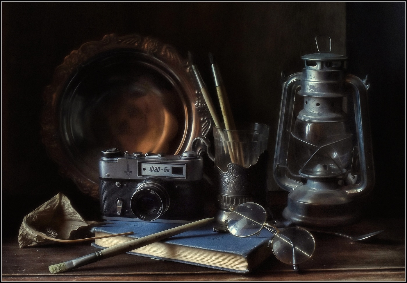 .... Этюд с фотоаппаратом ....