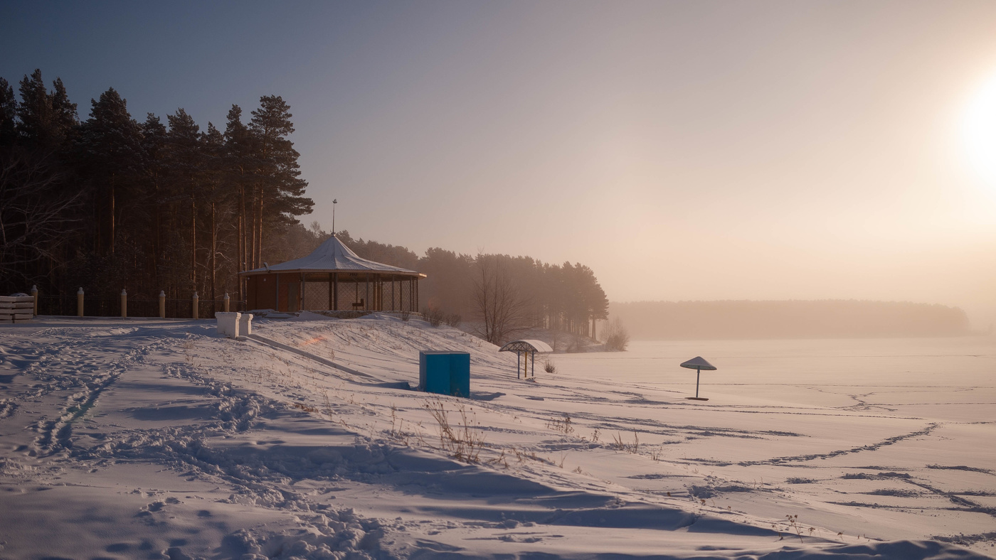 Морозным утром.