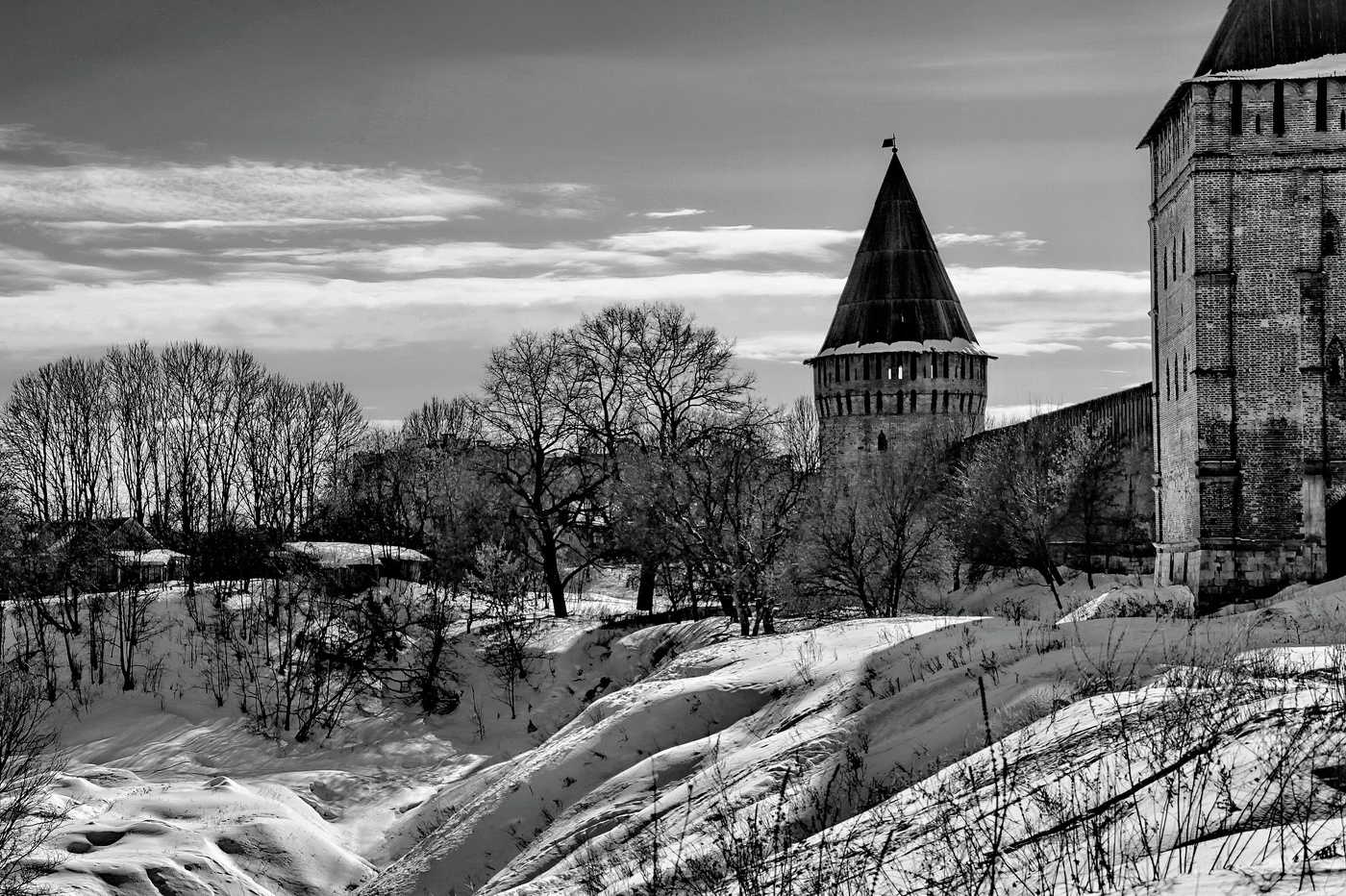 **Крепостные стены.*