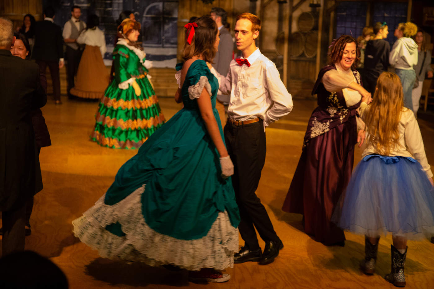 Танцы-шманцы