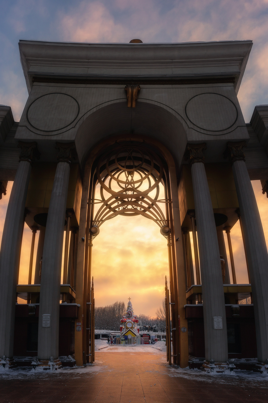 Архитектура - безмолвная мелодия изгибов...