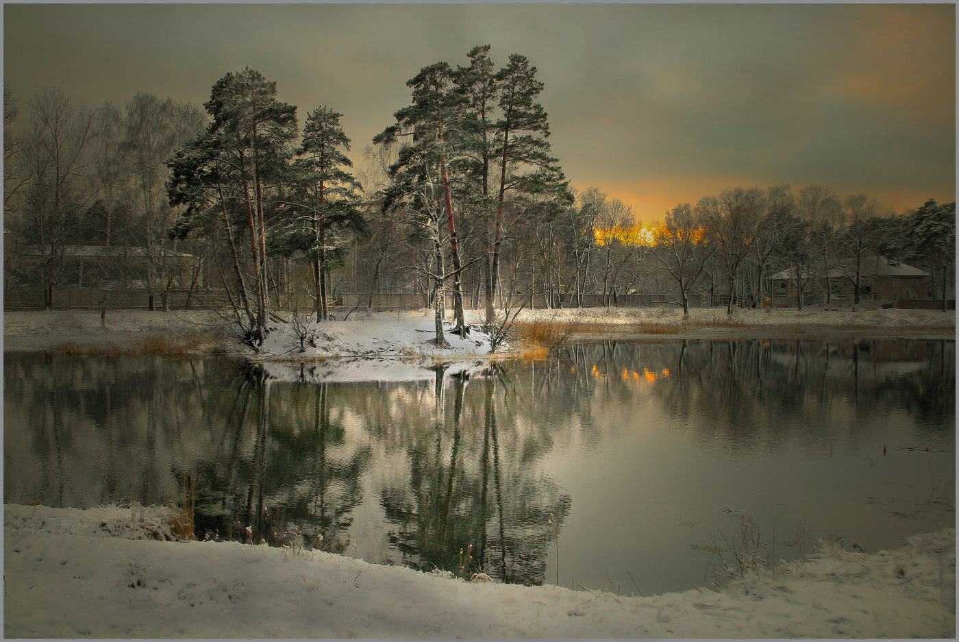 А нам сегодня снег дали!