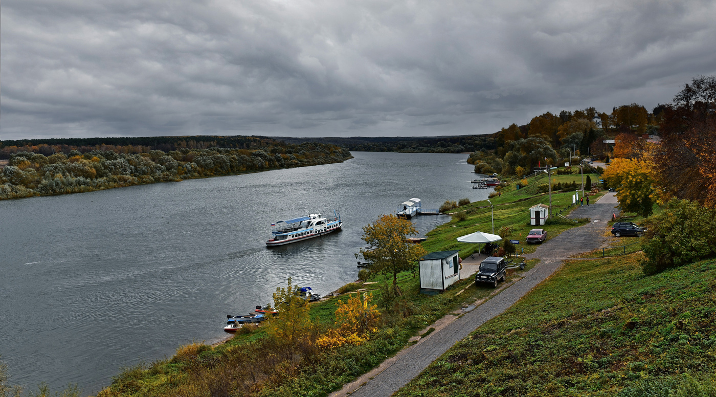 Ока. Причал в г. Таруса.