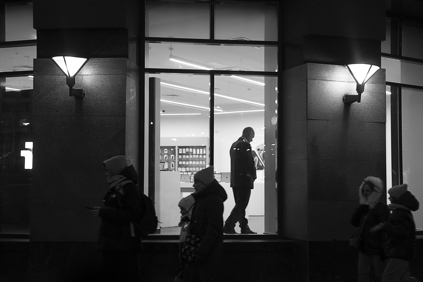 Человек в окне