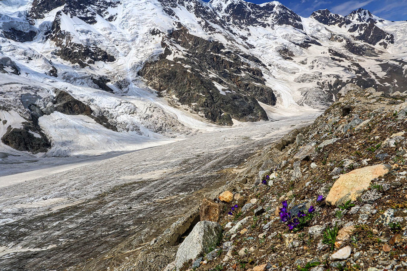 У Безенгийского ледника