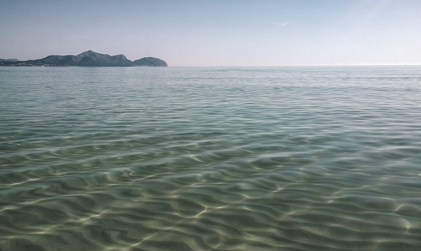 Утро, море, песок...