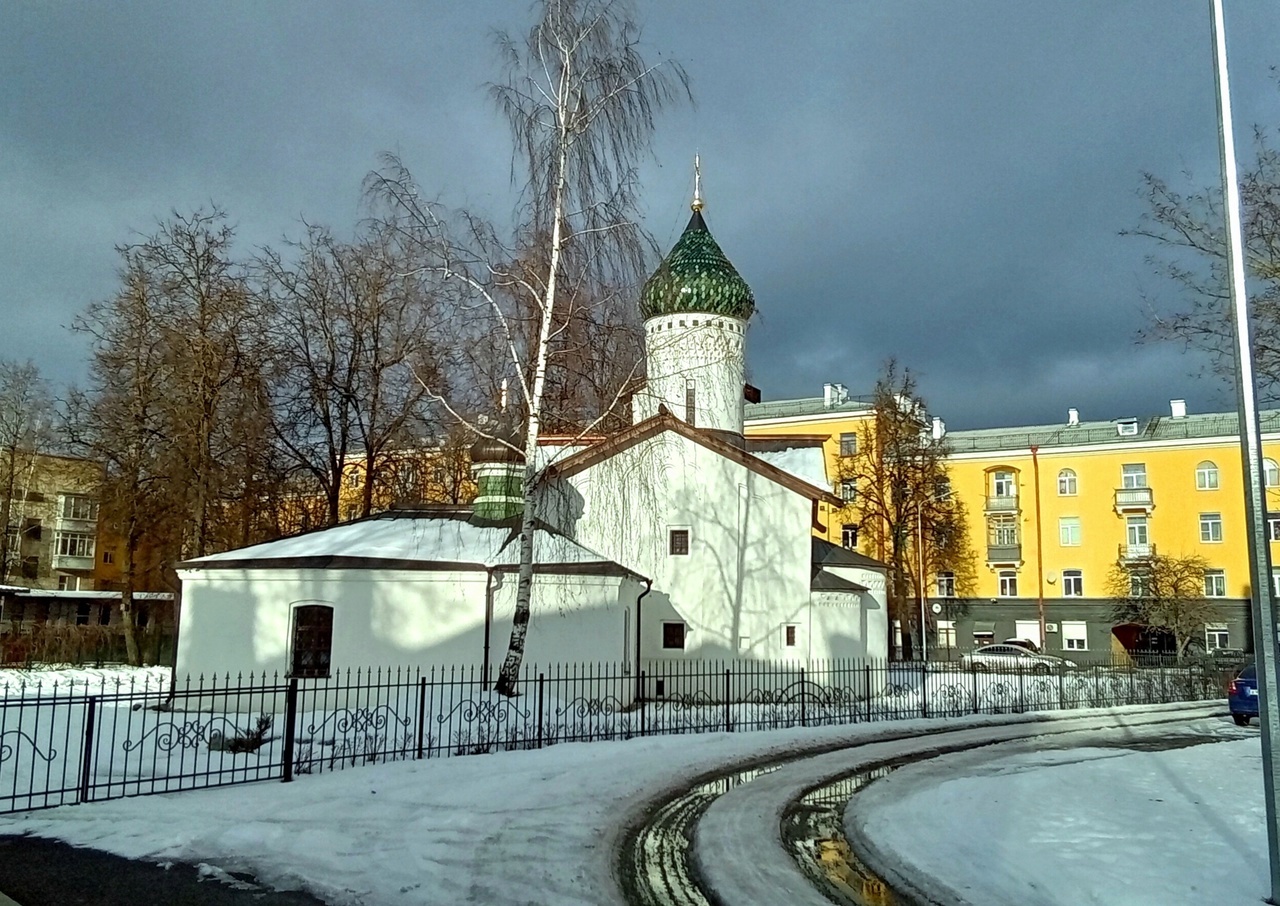 Повеяло весной