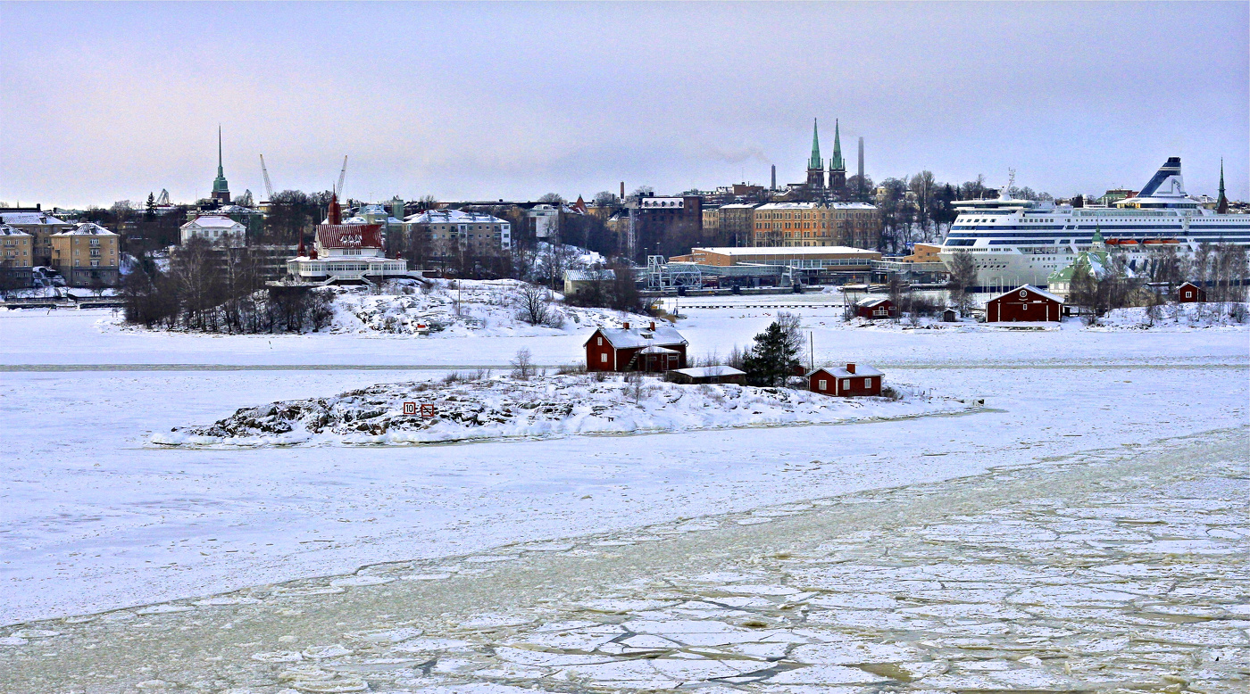 о. Русский (Ryssänsaari) с видом на Хельсинки