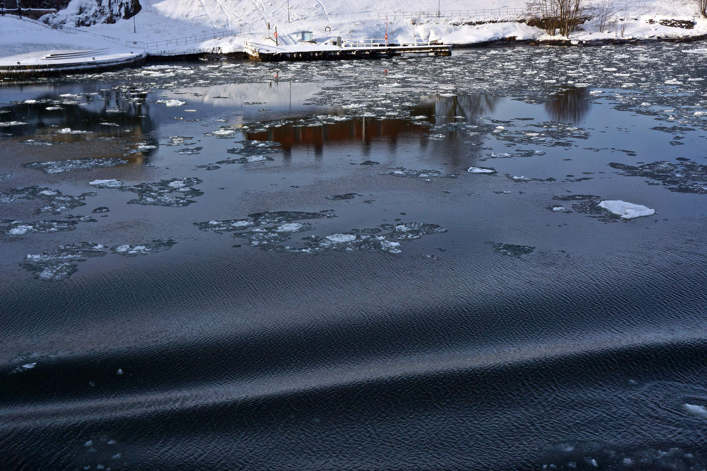 Проплывая мимо острова Кустаанмиекка