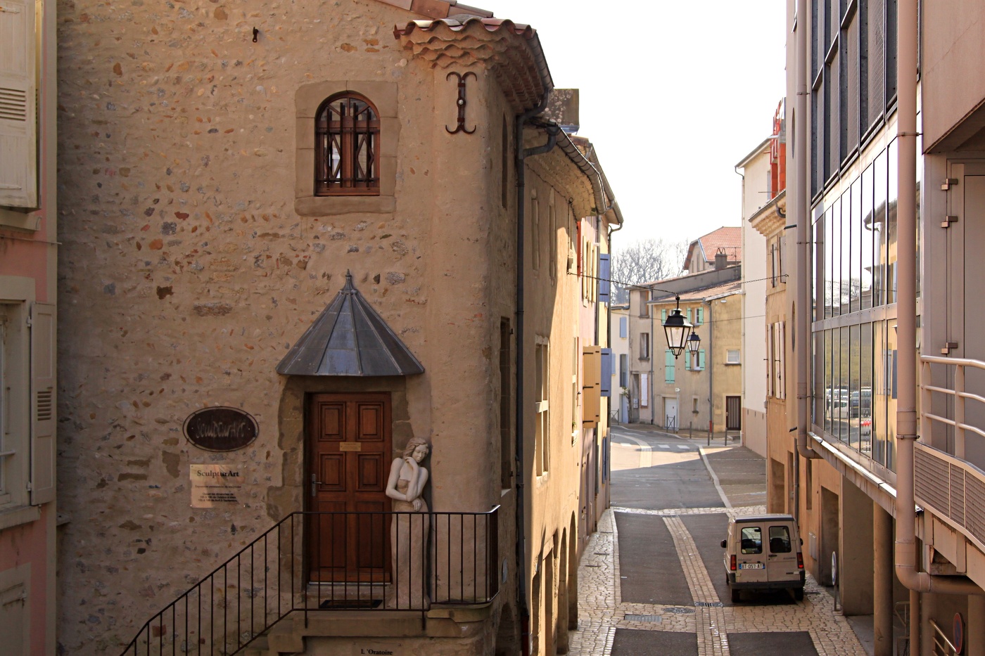 По улицам города