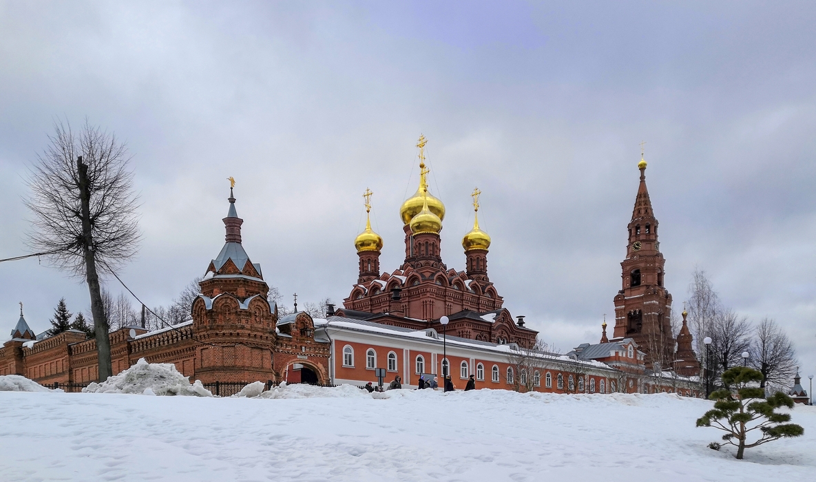 Вырастая из снегов...