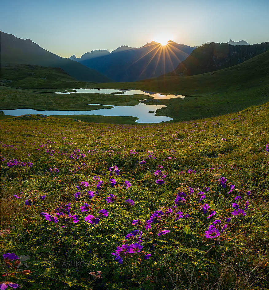 Утро горного озера